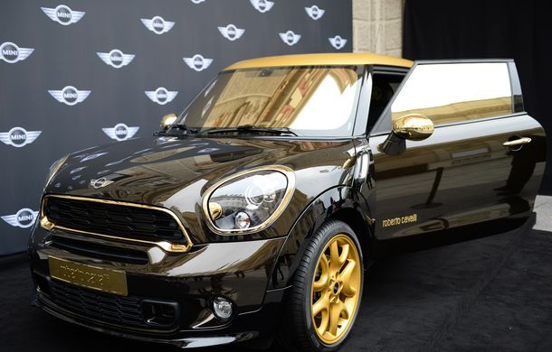 Roberto Cavalli a personalizat un Mini Paceman pentru Life Ball 2013 - Poza 4