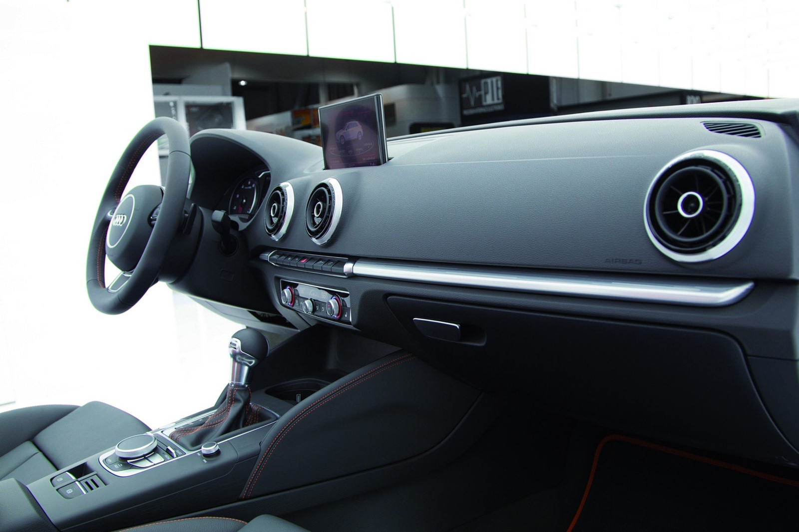 Prima imagine a noului Audi A3
