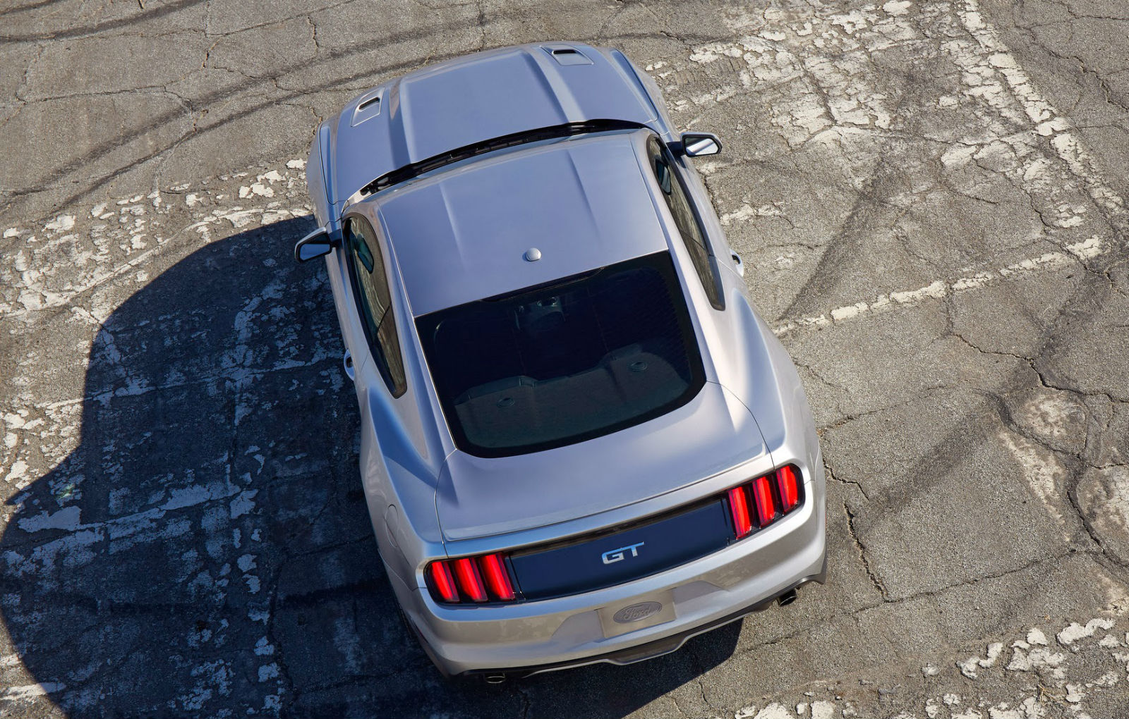 Ford Mustang V8 atinge 100 de km/h în 4.8 secunde