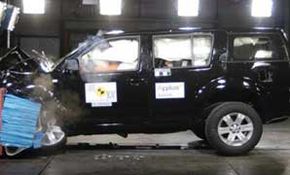 Nissan Pathfinder si Fiat Idea la EuroNCAP