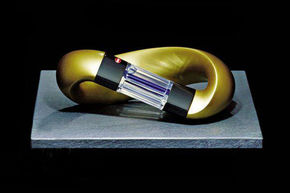 Parfum Bugatti: 5000 de dolari