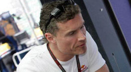 Coulthard se indoieste de Raikkonen