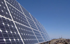 Panouri solare la uzina Nissan din Barcelona