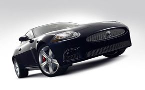 Jaguar: noile XK, XKR si X-Type