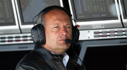 Ron Dennis: "Hamilton nu este favorizat de nimeni"