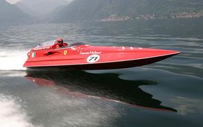 Motor Ferrari: 2 recorduri mondiale de viteza pe apa
