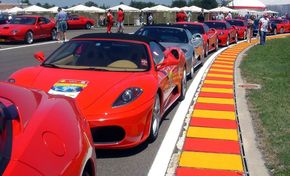 1000 de Ferrari-uri s-au adunat la Fiorano