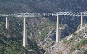 Viaduct pe autostrada Transilvania