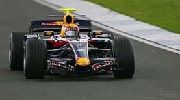 Red Bull isi redecoreaza masinile in scop caritabil
