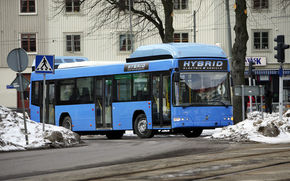Volvo si guvernul suedez fac autobuze hibride
