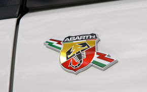 Lansarea lui Fiat 500 Abarth, amanata