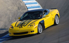 Corvette ZR-1 ameninta Nissan GT-R