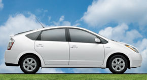 Toyota Prius poate deveni 100% electric