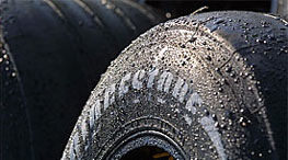 Bridgestone confirma folosirea pneurilor slick