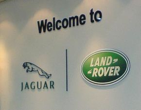 Ford se pregateste sa vanda Jaguar si Land Rover