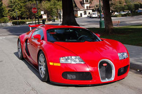 Bugatti Veyron in rosu italian