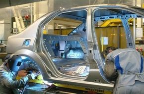 Renault investeste in Dacia 300 milioane euro