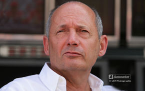 McLaren si Mercedes infirma plecarea lui Dennis