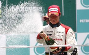 Kobayashi a castigat prima cursa in GP2