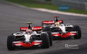 McLaren se pregatesc pentru cursa din Bahrain