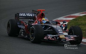 Noul monopost Toro Rosso a debutat la Barcelona