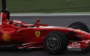 Raikkonen simte inca amenintarea McLaren