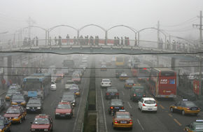 Beijingul restrictioneaza circulatia a 50% dintre masini