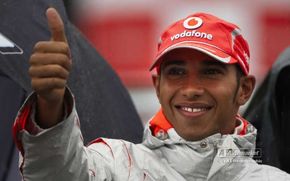 Anglia: Hamilton castiga pe ploaie la Silverstone!