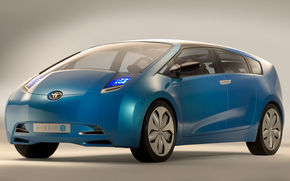 Viitorul Toyota Prius va avea acoperis cu panouri solare