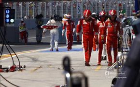 Raikkonen isi asuma vina pentru incidentul din pitlane