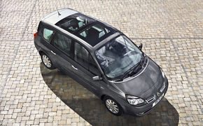 Renault a lansat Scenic Facelift