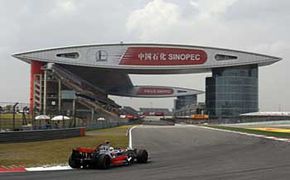 Hamilton, increzator in sansele sale