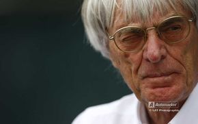 Ecclestone: "Sezonul 2009 va avea doar 17 curse"