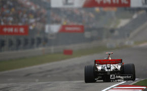 Eleron nou pentru McLaren in Brazilia
