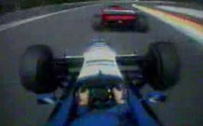 VIDEO: Villeneuve il depaseste superb pe Schumacher