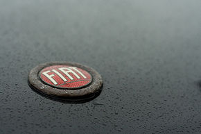 Fiat opreste productia la fabricile din Italia