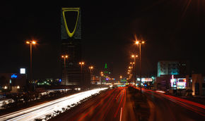 Criza la sauditi: recorduri la vanzarile auto de lux
