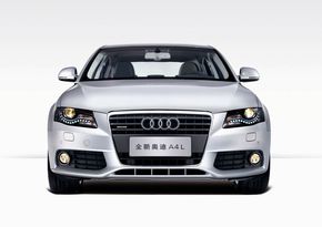 Audi lanseaza in China noul A4 cu ampatament marit
