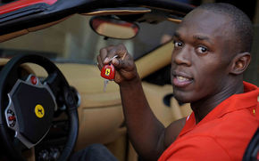 Usain Bolt a condus un Ferrari F430 Spider
