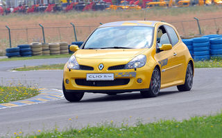 Test drive Renault Clio 3 usi F1 Team R27 - Poza 3