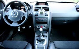 Test drive Renault Megane 3 usi F1 Team (2004) - Poza 6