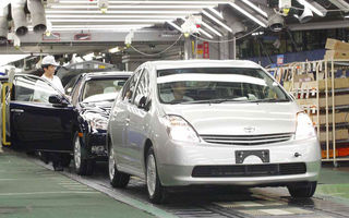 Toyota opreste constructia a doua fabrici