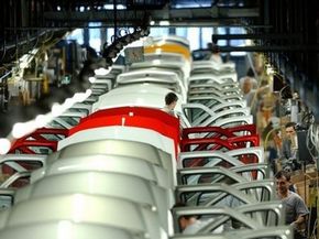 Dacia renunta la 300 de angajati