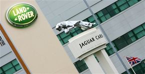 Jaguar-Land Rover da afara 450 de angajati