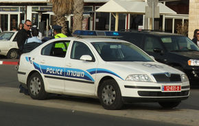 O israeliana de 11 ani a fost prinsa conducand prin Tel Aviv
