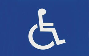 Persoanele cu dizabilitati te pot scapa de taxa auto
