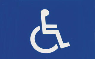 Persoanele cu dizabilitati te pot scapa de taxa auto