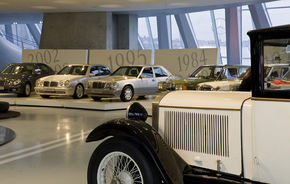 Mercedes a inaugurat expozitia "Evolutia Clasei E" la muzeul sau din Stuttgart
