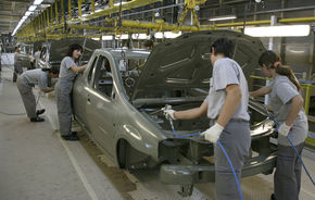 Dacia a reluat productia, dar vestile proaste continua