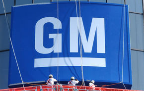GM reduce personalul administrativ cu 10.000 de oameni